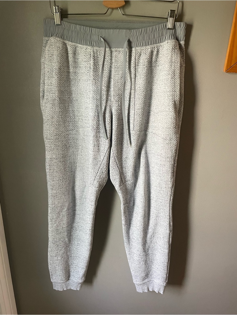 Lululemon Men's Light Gray Knit Jogger Sweatpants - Casual Everyday Comfort